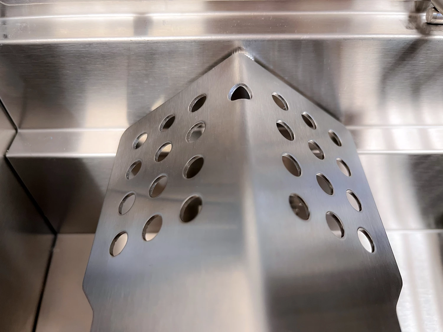 Grillfürst G201E 2-Brenner Gasgrill Portabel V2 - Campinggrill / Balkongrill 50mbar – Bild 7