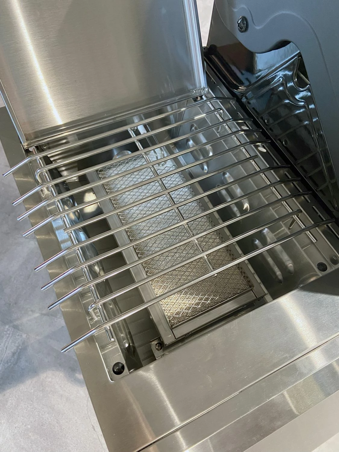 Grillfürst G410G 4-Brenner Gasgrill Mit Hochtemperaturbrenner Und Gusseisen Rosten - X-DEAL Inkl. Zubehörpaket – Bild 9