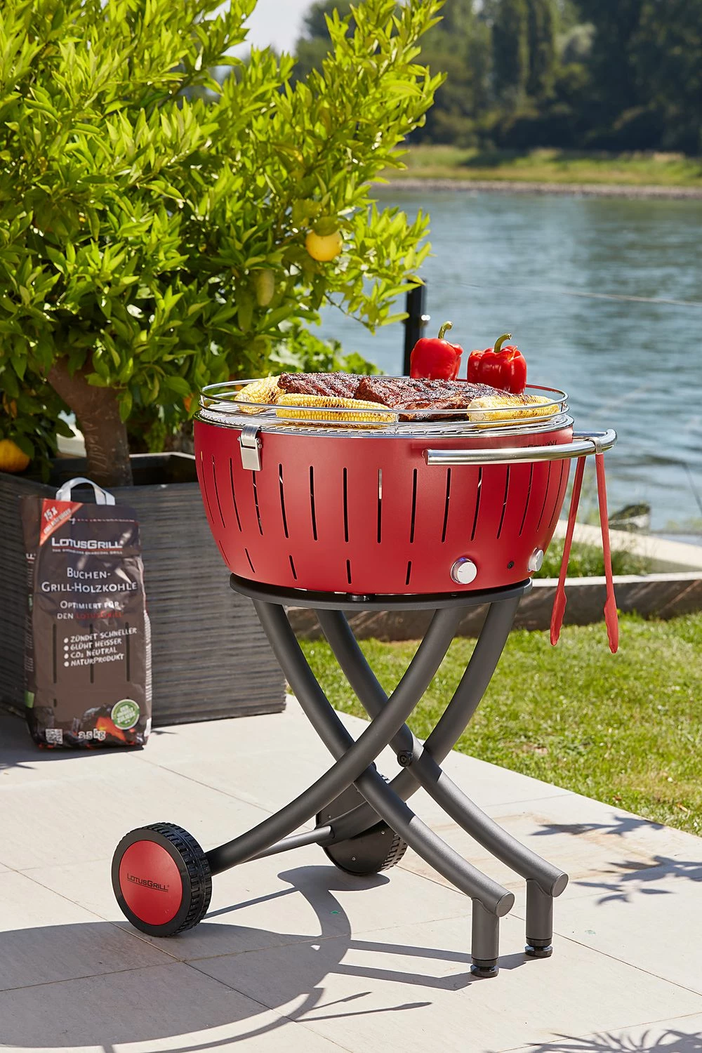 LotusGrill XXL - Holzkohle Grillstation - Feuerrot – Bild 3