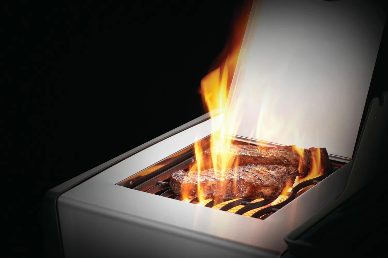 Napoleon Rogue XT 425 Edelstahl Gasgrill Mit Sizzle Zone - Modell 2023 – Bild 4