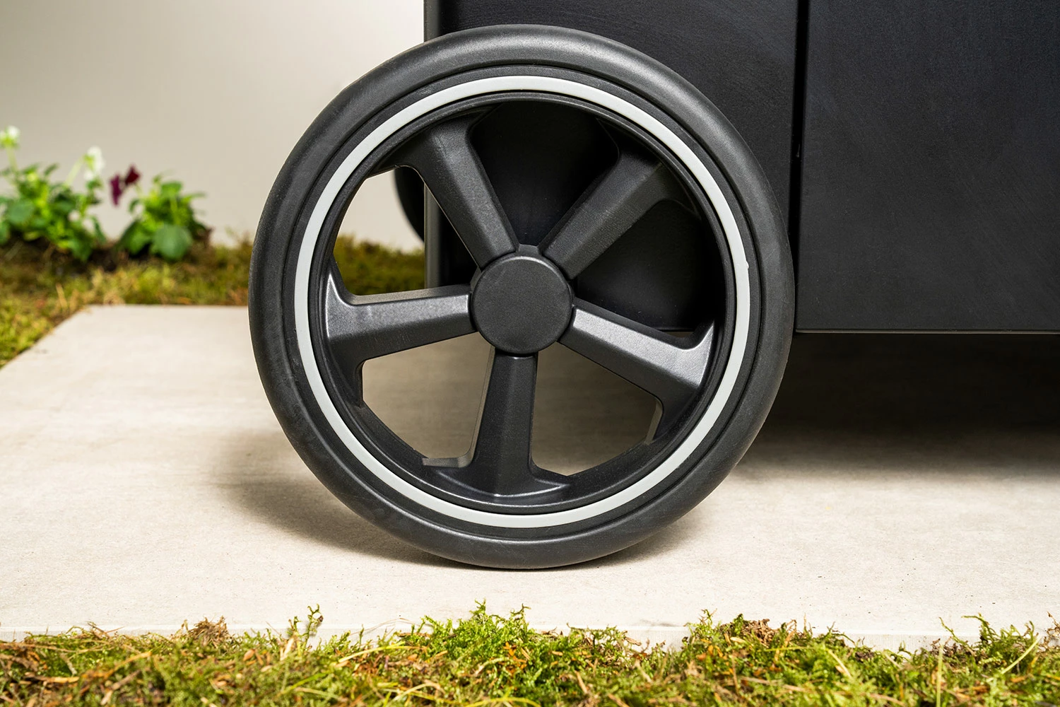 Outdoorchef Gas Kugelgrill Arosa 570 G Evo Black Style – Bild 4