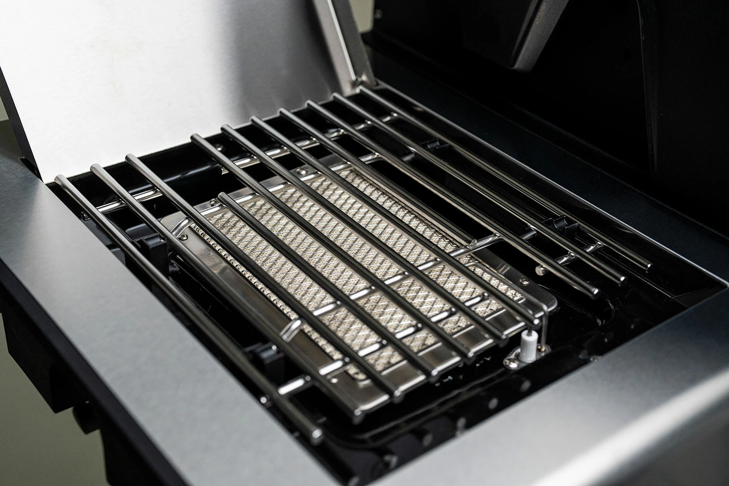 Outdoorchef Dualchef 425 G BZ Gasgrill Mit Blazing Zone Infrarotbrenner + DGS Gusseisen Grillrost 2 Stk.+ DGS Gemüse Grillrost 2 Stk. – Bild 6