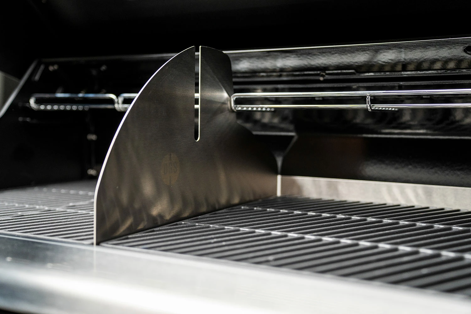 Outdoorchef Dualchef 425 G BZ Gasgrill Mit Blazing Zone Infrarotbrenner + DGS Gusseisen Grillrost 2 Stk.+ DGS Gemüse Grillrost 2 Stk. – Bild 3