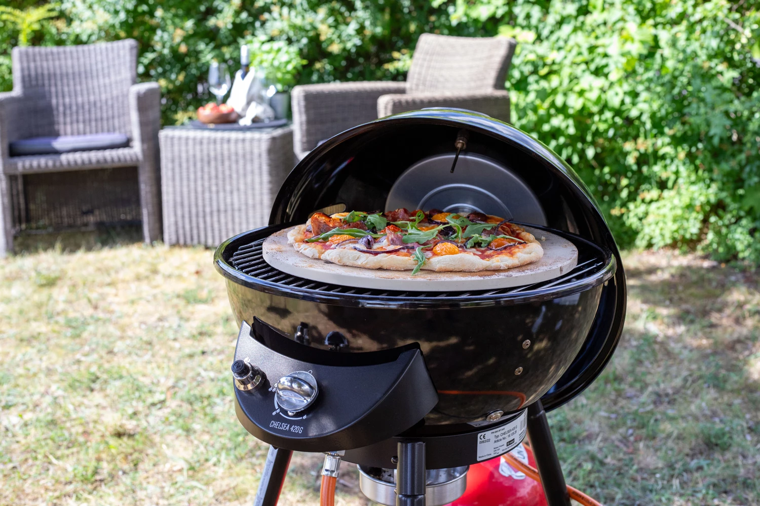 Outdoorchef Gas Kugelgrill Chelsea 420 G Pizzaofen - Pizza Chef Inkl. Grillfürst Pizzastein – Bild 3