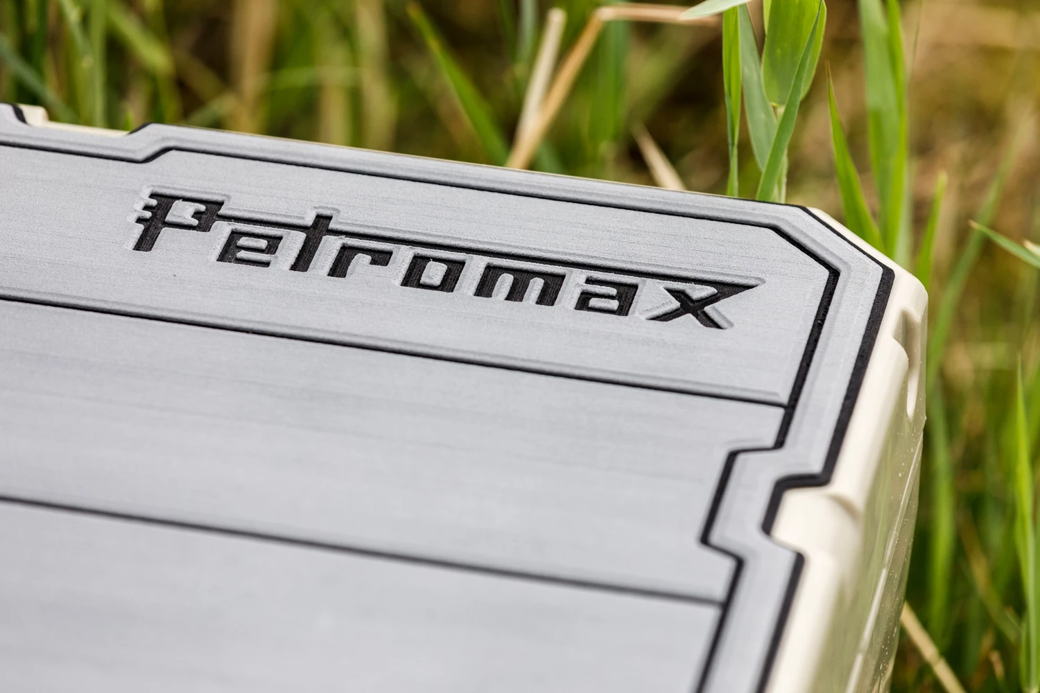 Petromax Haft-Auflage Für Kühlbox Kx25 Grau Mit Linien – Bild 4
