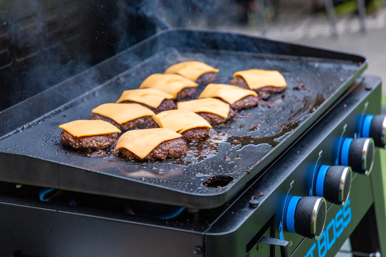 Pit Boss Plancha Grill Ultimate Plancha 4-Brenner - Mit Untergestell – Bild 9