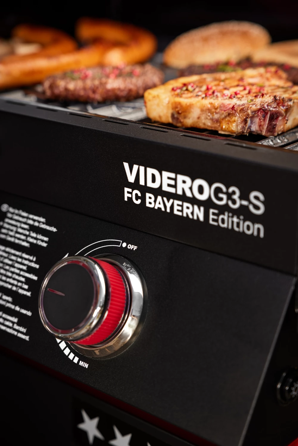 Rösle Videro G3-S VARIO+ Schwarz Gasgrill - FC Bayern Edition - Inkl. FC Bayern Abdeckhaube, Barbecue Grillzange Und Burgerpresse – Bild 15