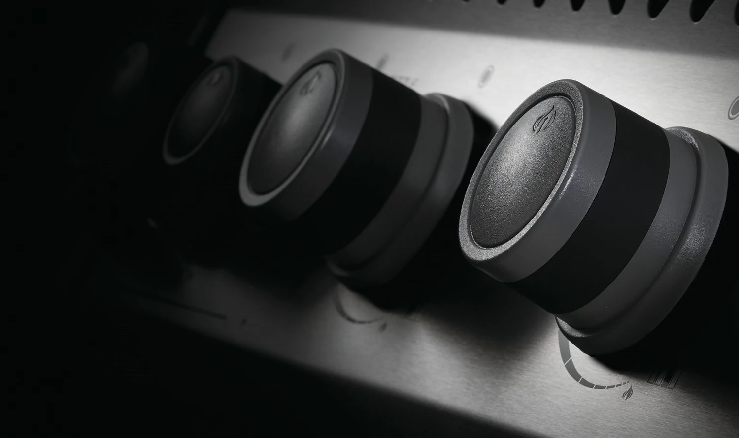 Napoleon Rogue XT 425 Edelstahl Gasgrill Mit Sizzle Zone - Modell 2023 – Bild 2